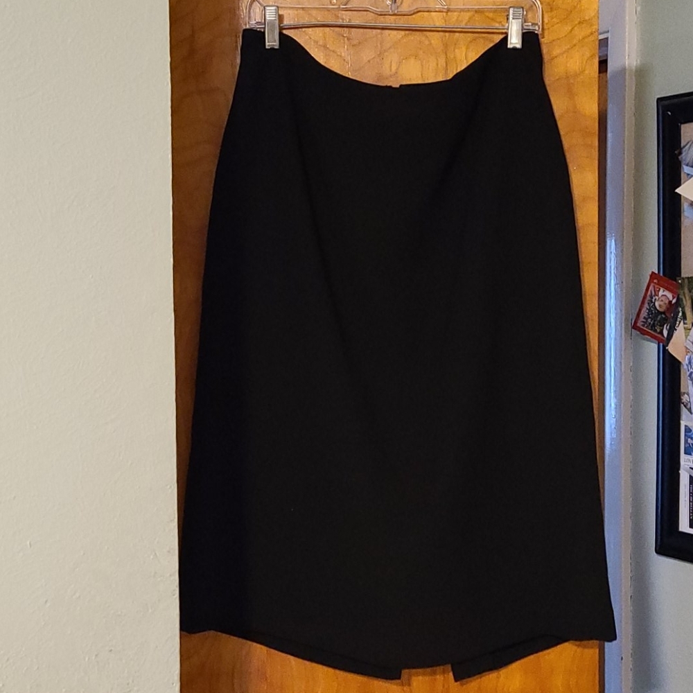 Jones Wear Blk skirt